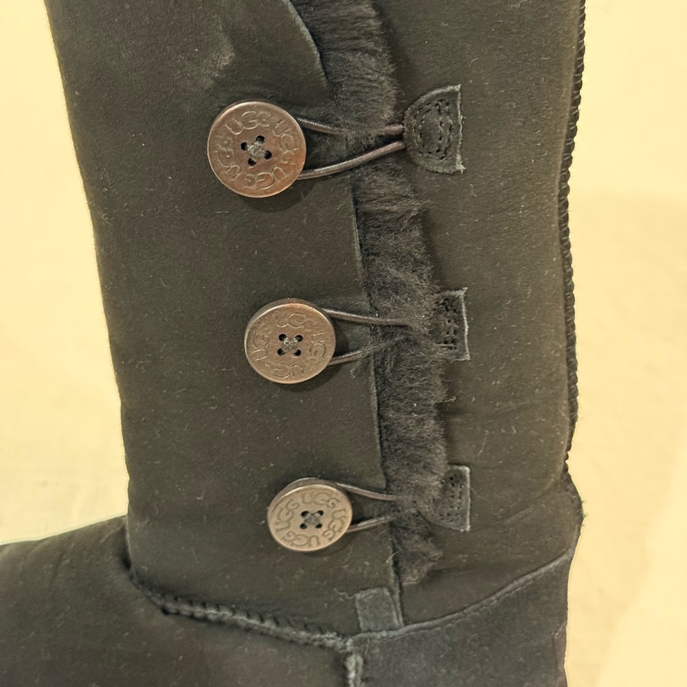 UGG Black Bailey Button Sheepskin Boots - Picture 5 of 11